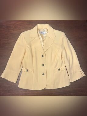 Studio I Butter Yellow Women's Tailored Blazer with Bow Accents